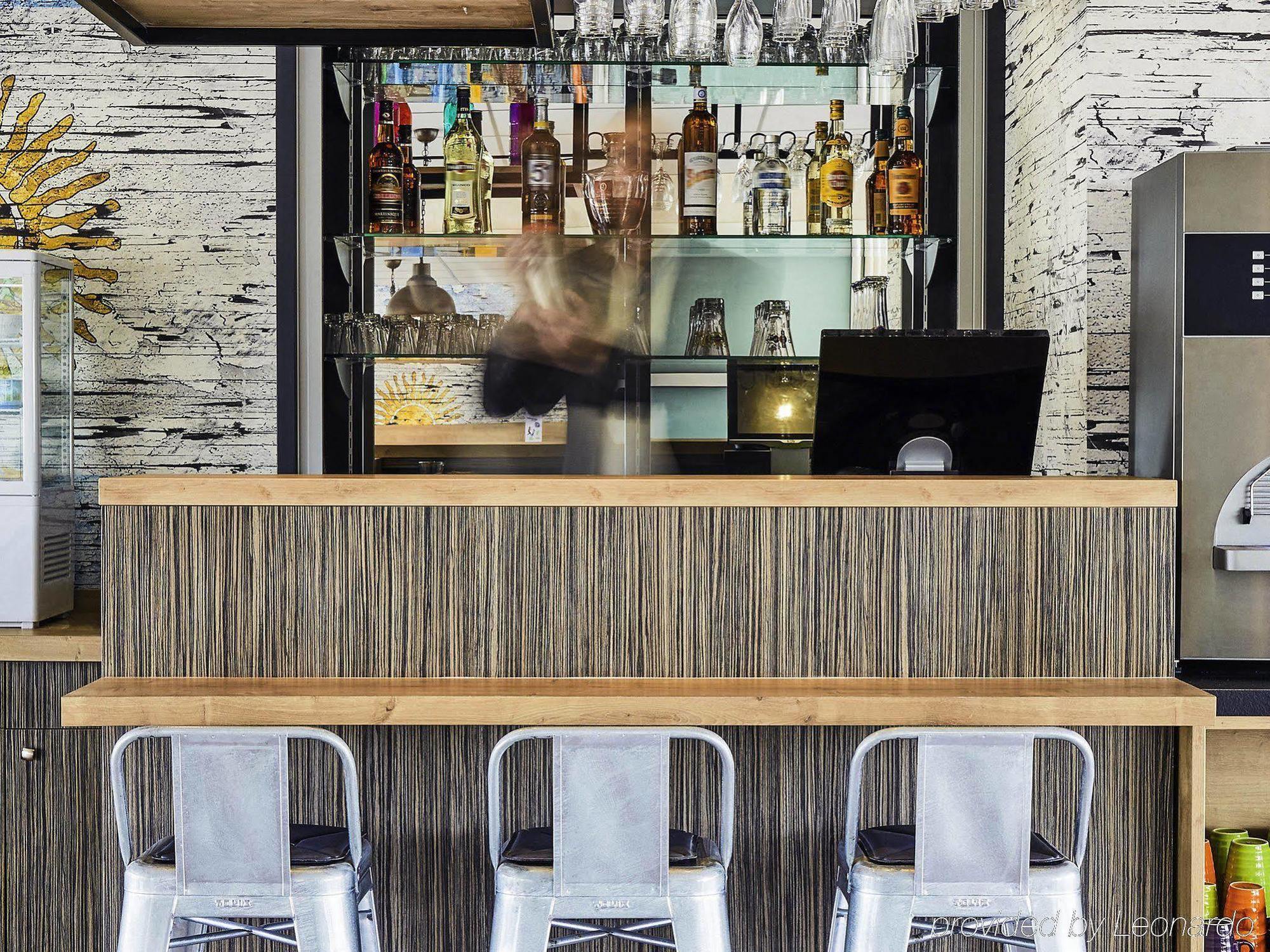 Ibis Styles Hyeres Rooftop & Spa المطعم الصورة