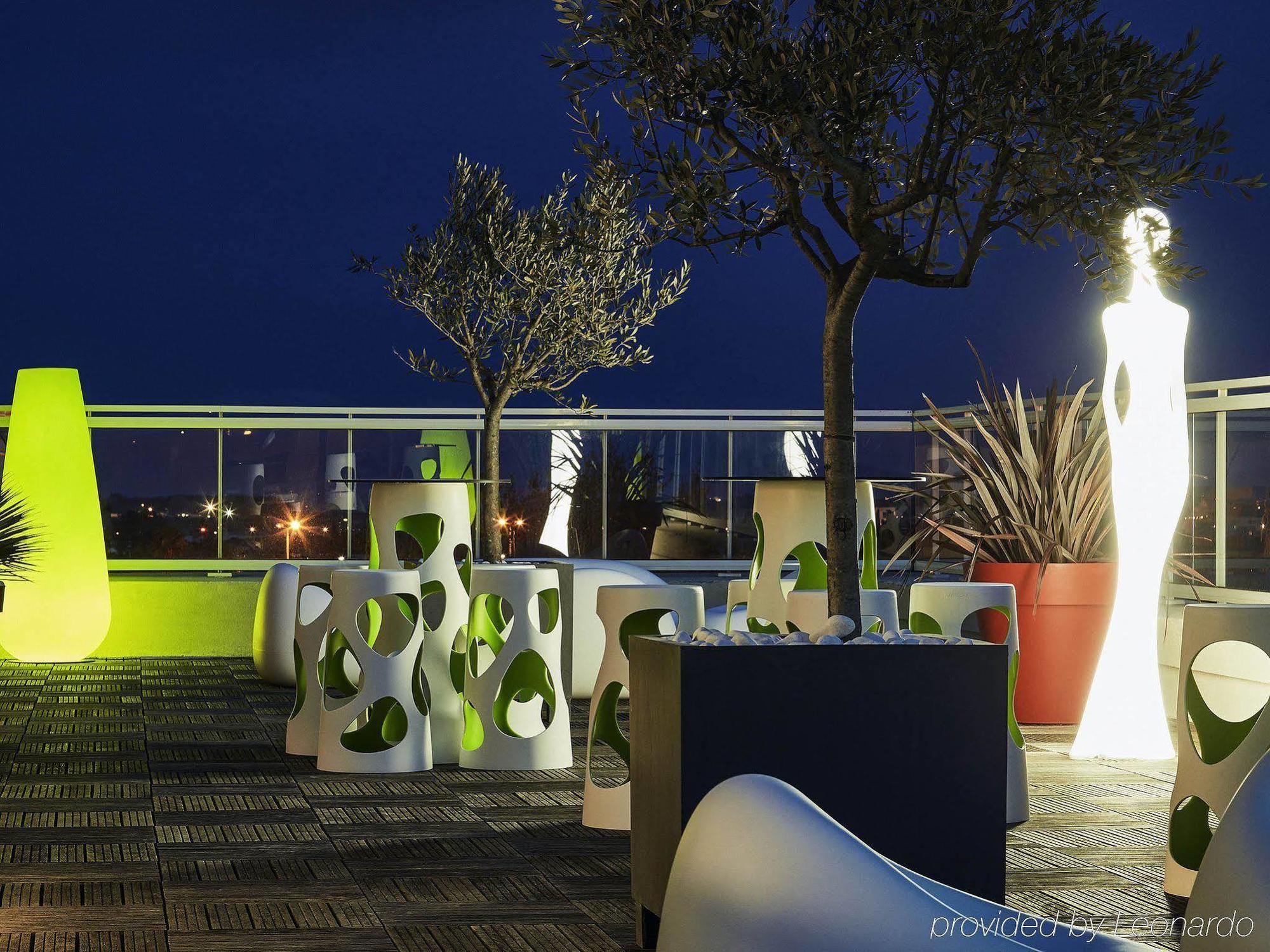 Ibis Styles Hyeres Rooftop & Spa المطعم الصورة